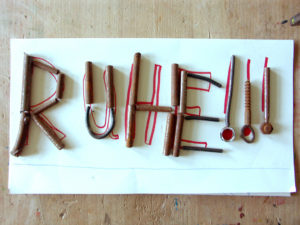 Kunst an Schulen - Schreiben mit Schrott